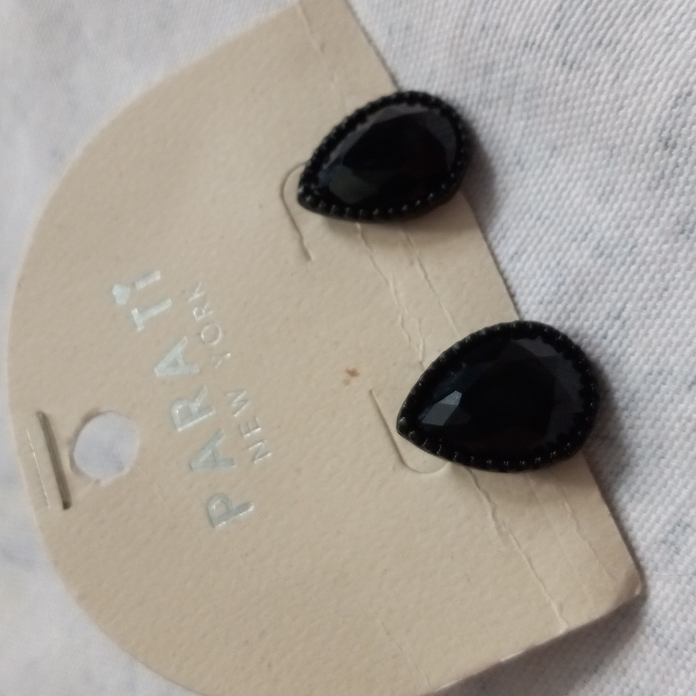 Parati New York plastic black teardrop shaped earrings